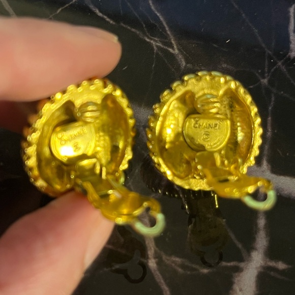 EUC: CHANEL Gold-Plated Faux-Pearl Clip-On Earrings - Picture 3 of 5